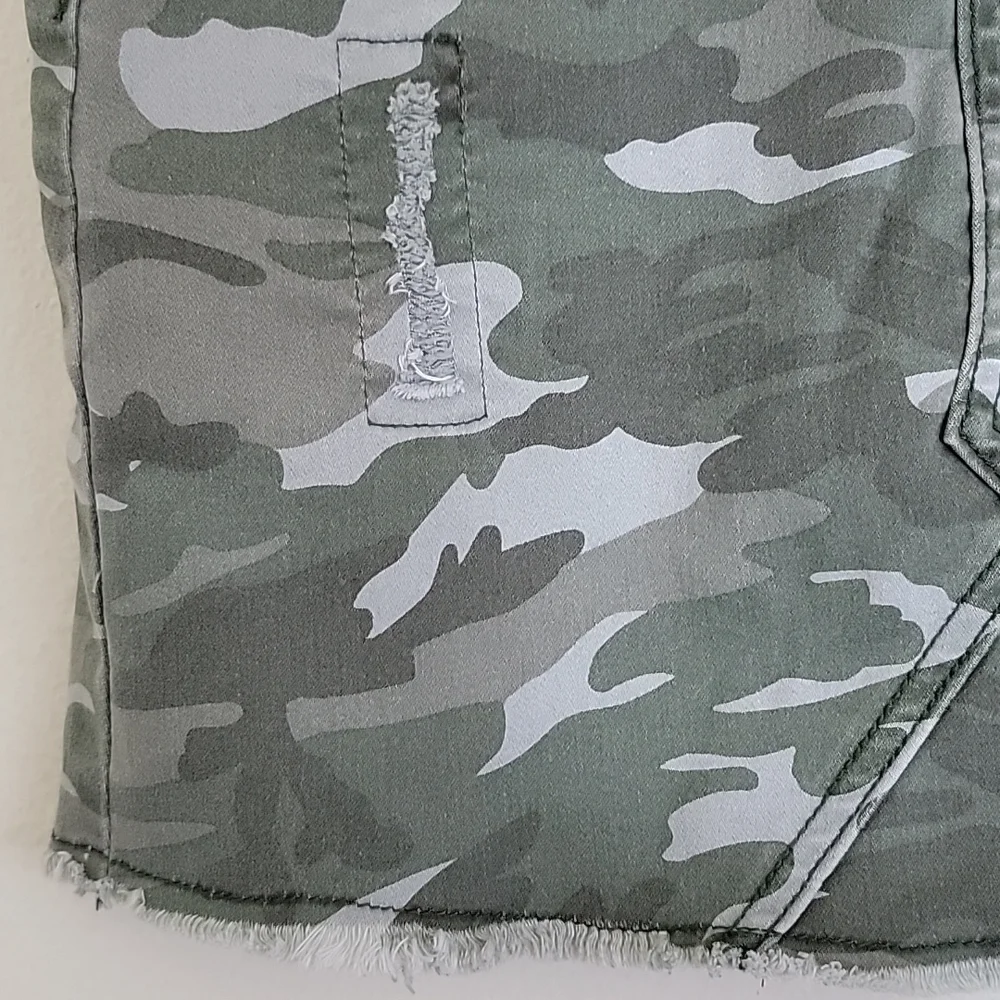 Justice Distressed Raw Edge Camo Skorts 10